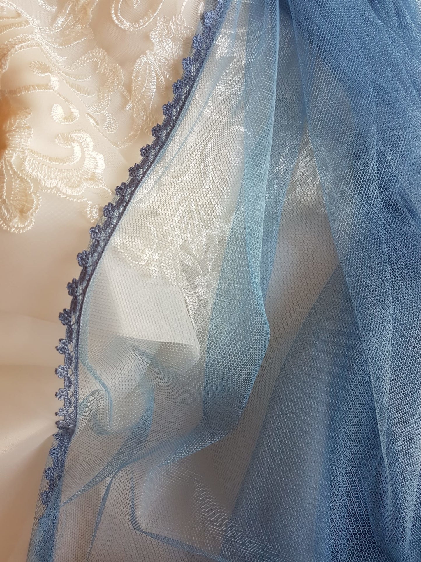 Velo de novia color azul azafata con encaje de algodón