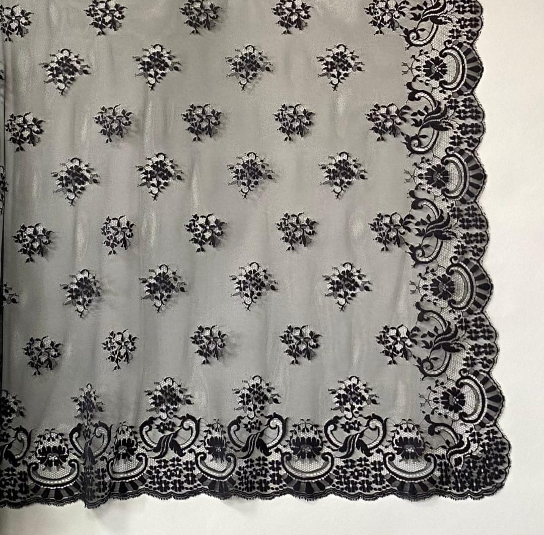 Mantilla Blonda marfil Volart Ref.081820