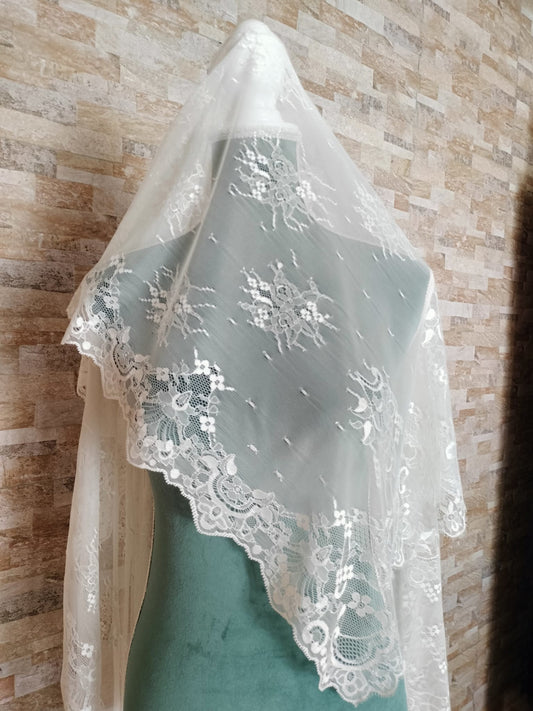 Mantilla Chantilly  marfil Volart Ref.081961
