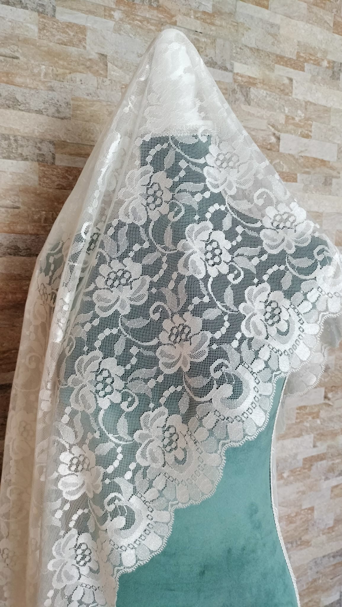 Mantilla Blonda marfil Volart Ref.031A31